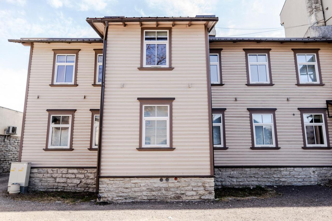 Contact Free Apartments With Free Parking Tallinn Kültér fotó